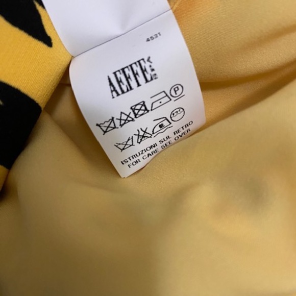 Moschino Zebra Print Cropped Bomber Jacket Size 6 NWT - Picture 11 of 11